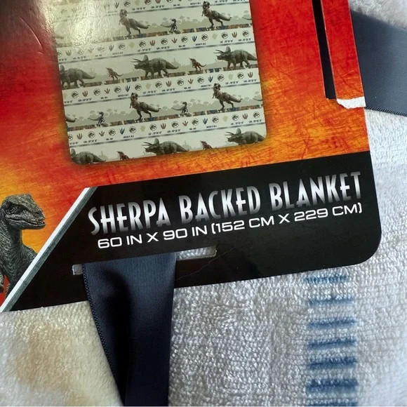 Jurassic World Sherpa Blanket - Brand New - Picture 3 of 4